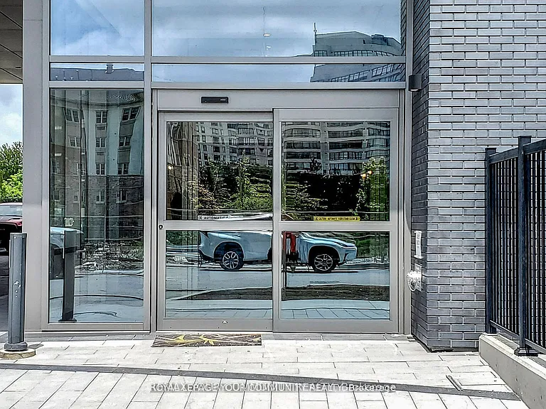 20 Gatineau Dr #402 — Photo 2