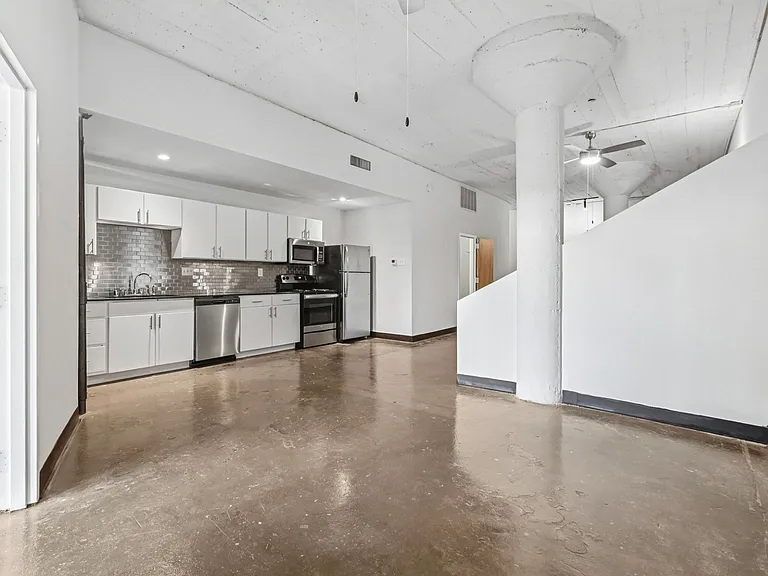 Deep Ellum Lofts — Photo 91