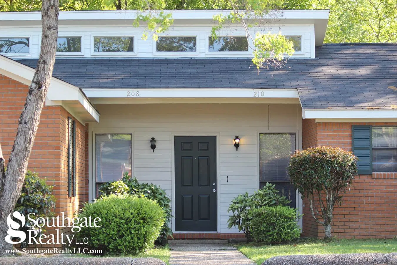 Woodshire Duplexes & Townhomes — Photo 4