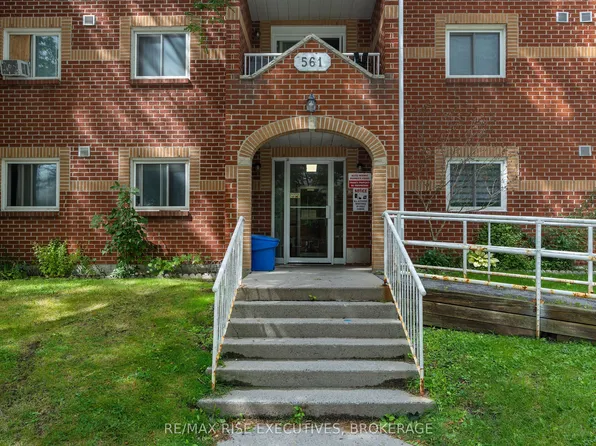 561 Armstrong Rd #305, Kingston, ON K7M 8J9