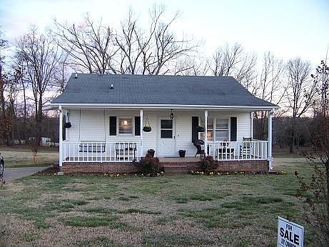 1st image of 125 S Spearman Dr