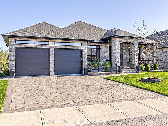 3rd image of 151 Robin Ridge Dr