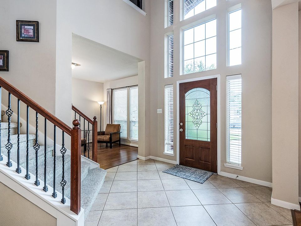 1st image of 907 Colorado Springs Ct