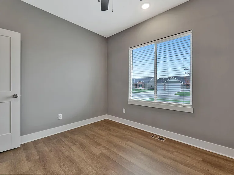 4617 S Doris Ct — Photo 31
