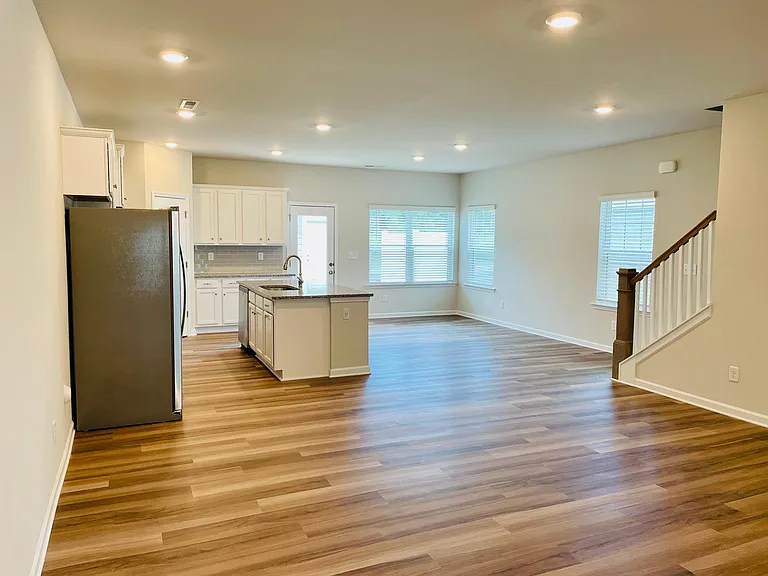 402 Sagecroft Ln #402 — Photo 12