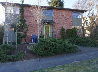 2113 N 37th St APT 4, Seattle, WA 98103