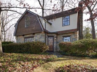 8509 Woodhaven Blvd, Bethesda, MD 20817