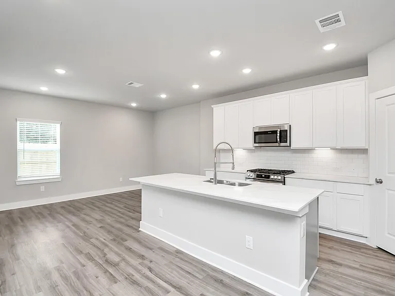 21047 Bay Village Dr #A — Photo 4