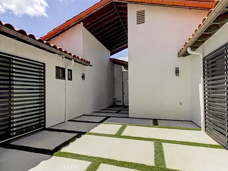 9450 Tampa Ave — Photo 11