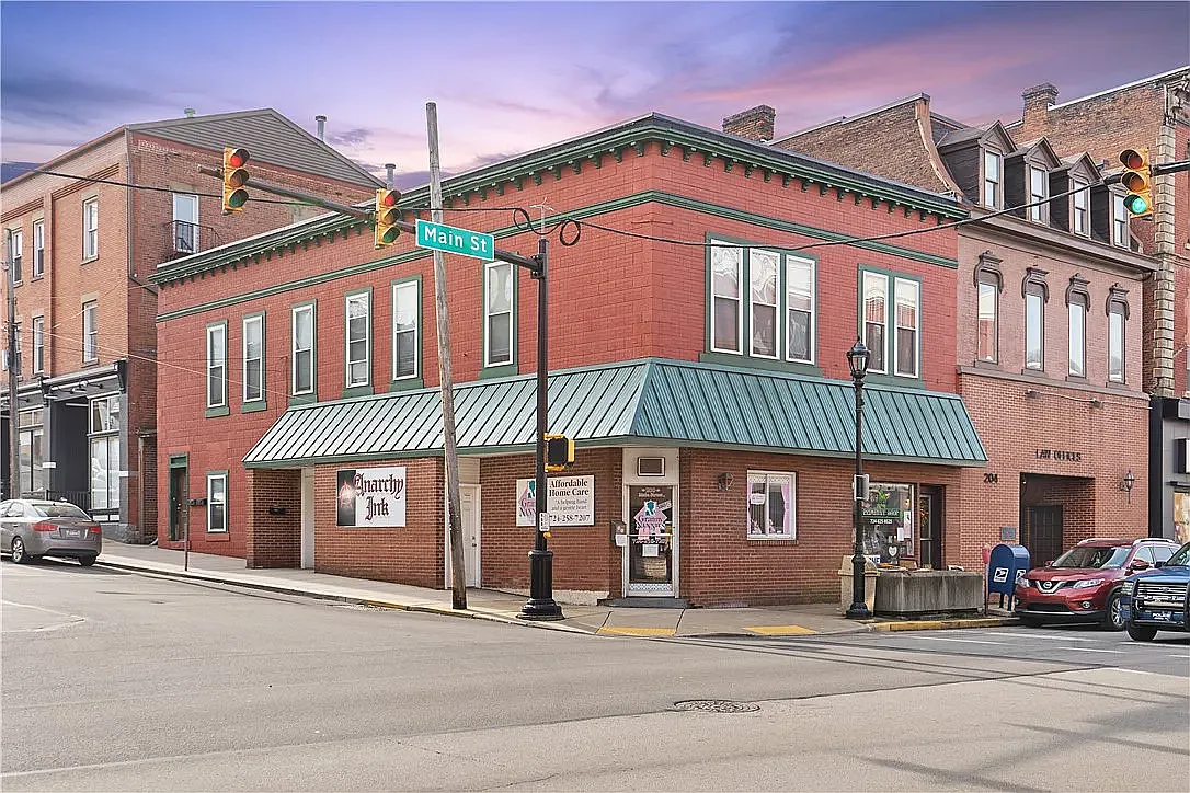 Building Photo - 204 2nd St #1