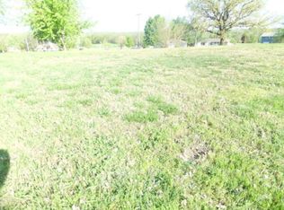 Sioux Dr, Ozawkie, KS 66070