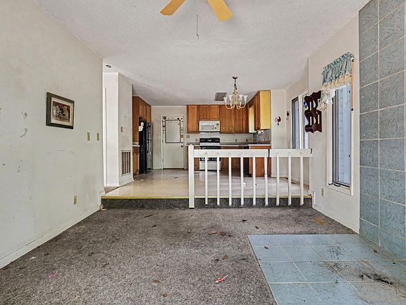 4th image of 125 Red Bud Ct