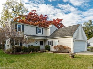 19625 Clement Rd, Northville, MI 48167