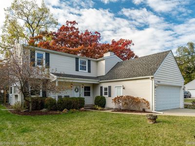 19625 Clement Rd, Northville, MI, 48167