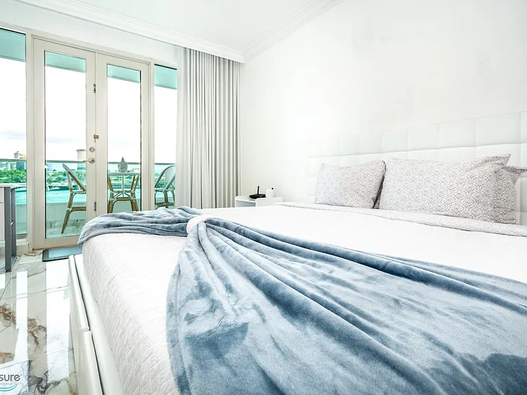 15 Condado Lagoon Vlg #7323 — Photo 9