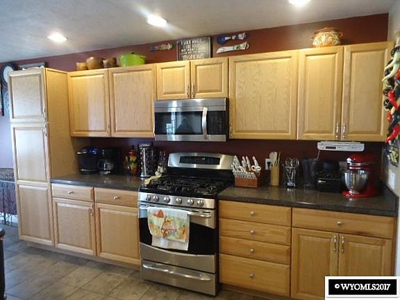 5th image of 916 Applewood Dr