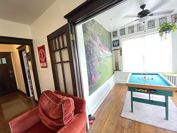 4th image of 925 W Cornelia Ave APT 3A