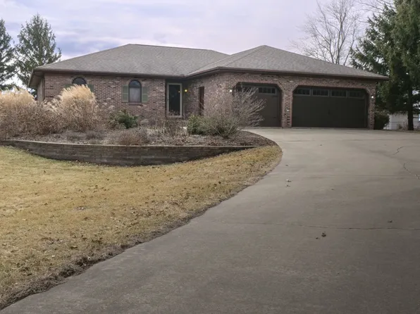 501 W Harrison St, Villa Grove, IL 61956