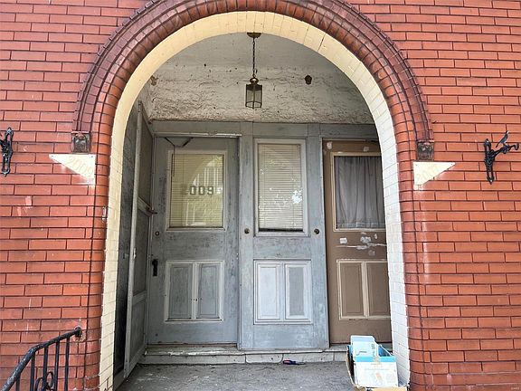 2nd image of 2007 Virginia Ave