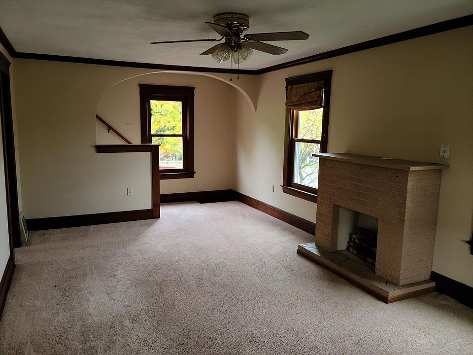 2nd image of 8158 Orchard St