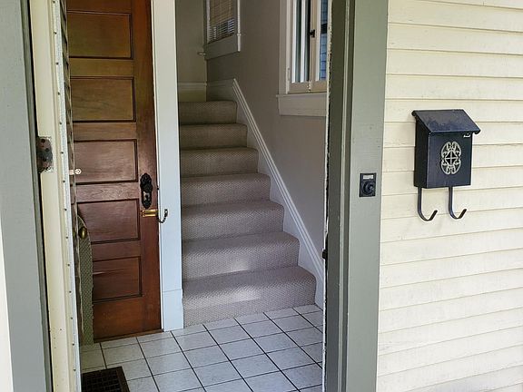 2nd image of 2110 Kenilworth Pl #2
