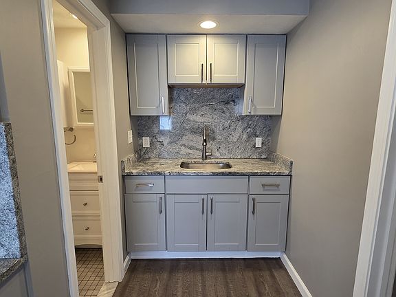 2nd image of 148 Chestnut St APT 1