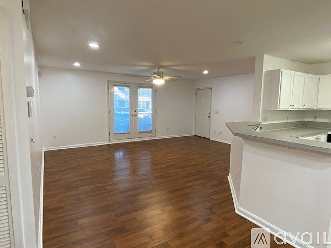 1st image of 13715 N Richmond Park Dr Unit 102