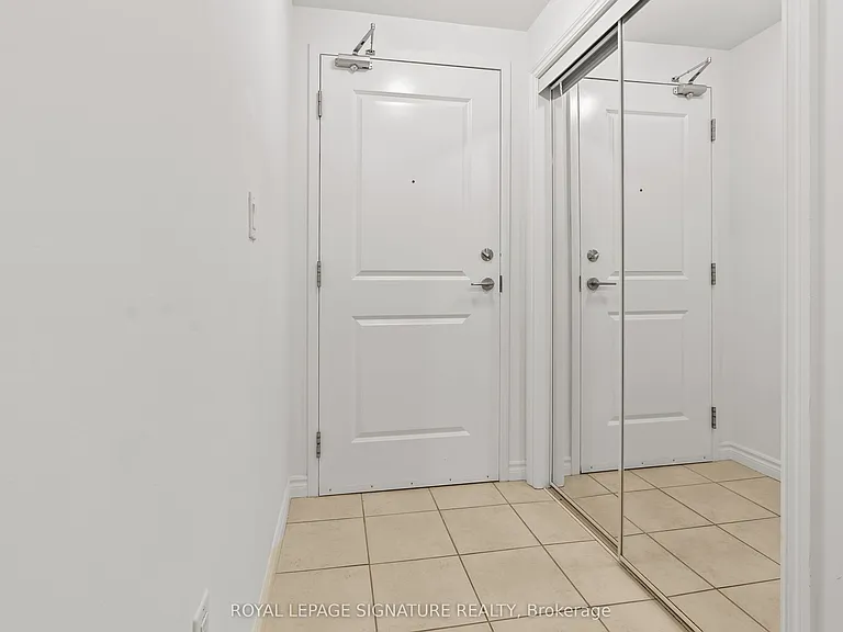 427 Aberdeen Ave #102 — Photo 8