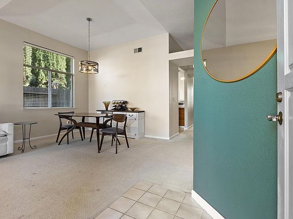 4th image of 237 Sungate Court