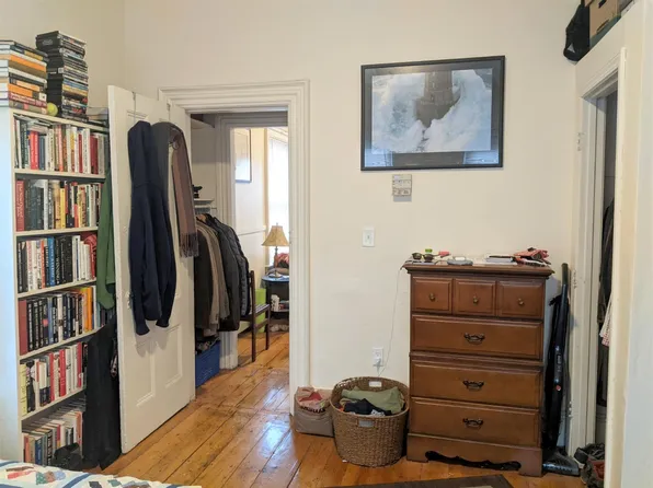 4 Evergreen Sq #1, Somerville, MA 02143