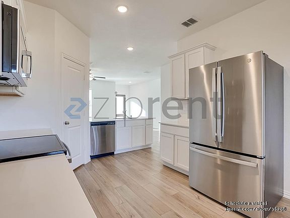 5th image of 11417 Silver Queen Dr
