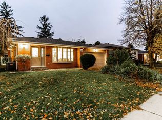 946 McBride Ave, Mississauga, ON L5C 1L6