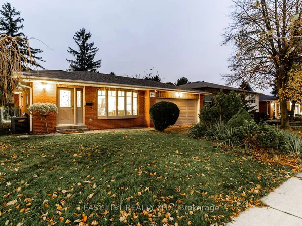 946 McBride Ave, Mississauga, ON L5C 1L6