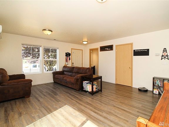 3rd image of 9910 197th Avenue Ct E