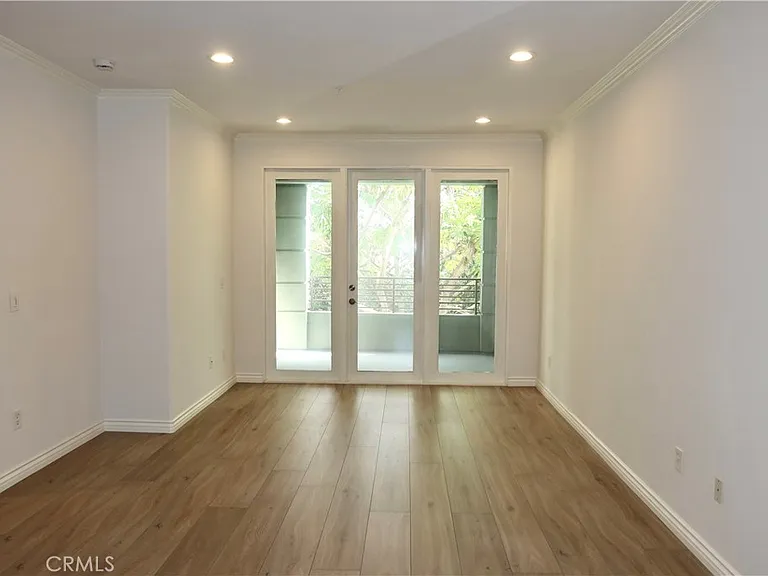 2243 Martin #110 — Photo 8
