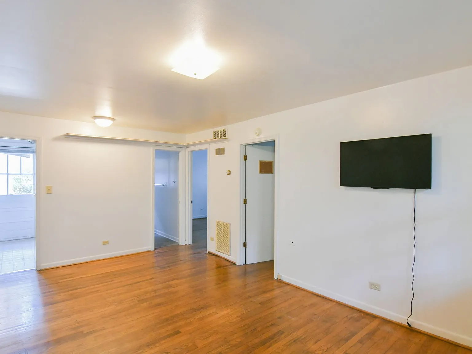 Apartments near UVA! — Photo 3