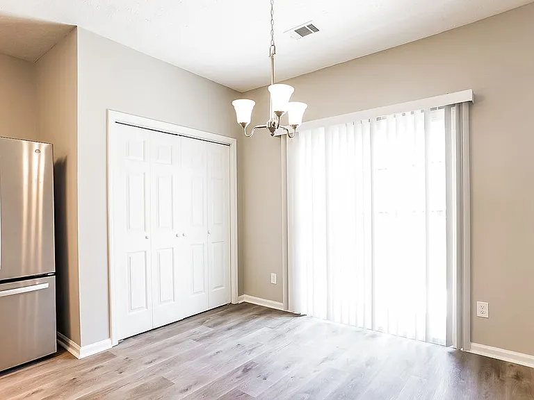 444 Village Bluff Dr — Photo 8