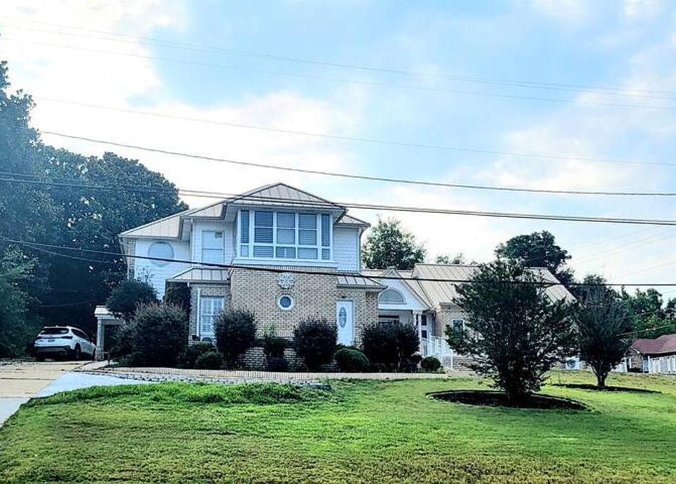 1st image of 1500 Bayou Blvd #2