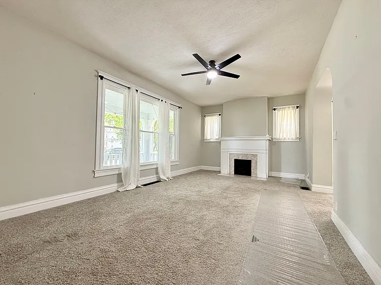 1329 S Holmes Ave — Photo 2