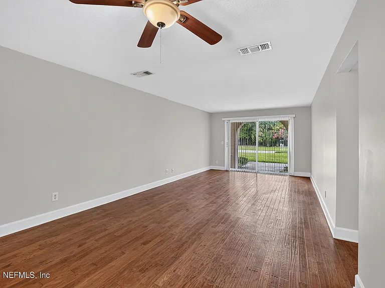 1757 El Camino Rd #4 — Photo 10