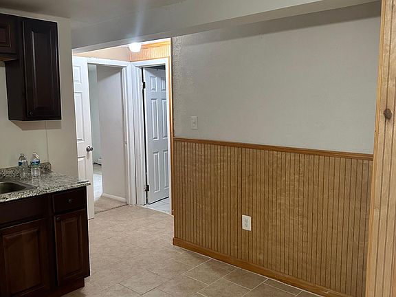 5th image of 3811 Claremont Ln