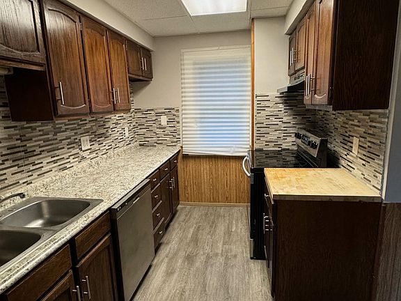 2nd image of 5111 Oakmont Dr