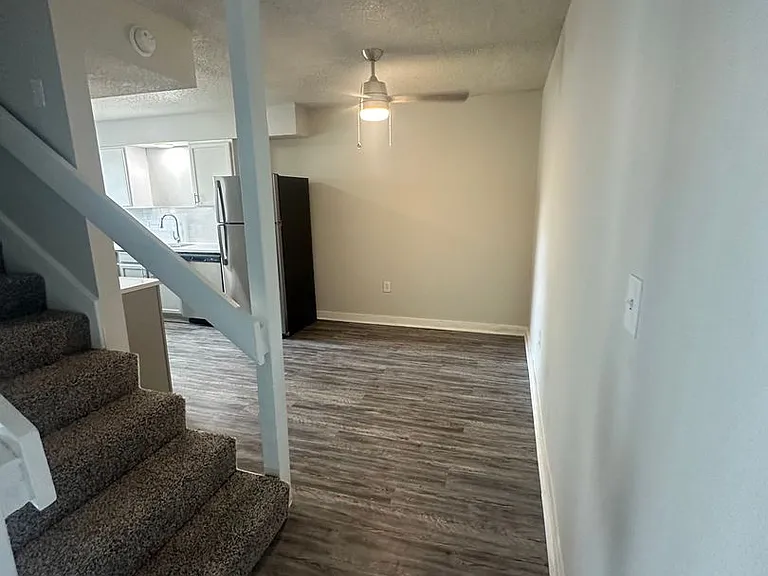 Regency Point Luxury Apartments — Photo 82