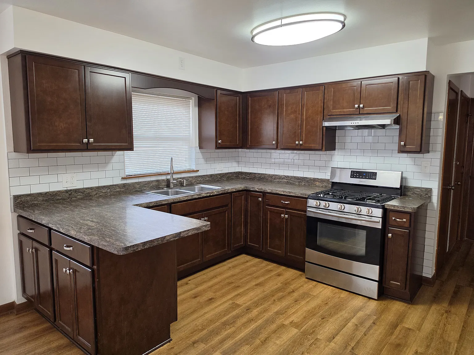 2844 Auxplaines Ave — Photo 2