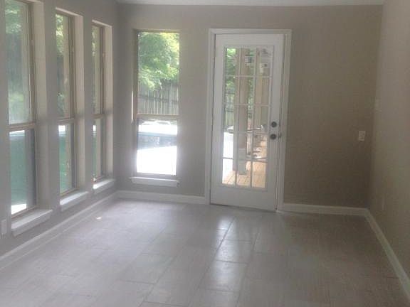 5th image of 5432 Lance Dr #9