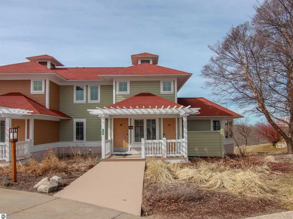 722 Mountaintop Cir Unit 12260-722, Thompsonville, MI 49683