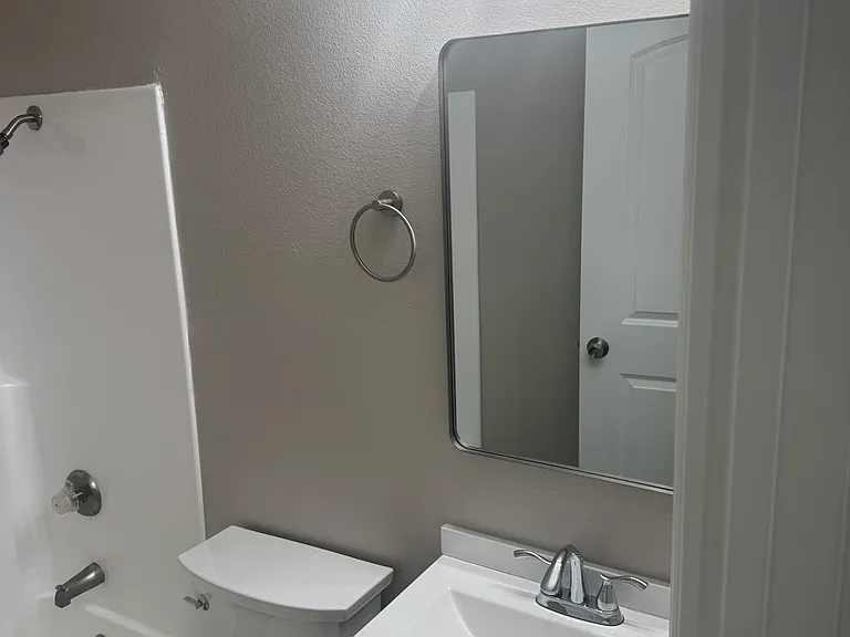 374 N Avenue 57 — Photo 11