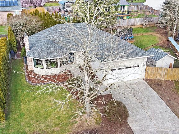 2nd image of 3915 South Cir