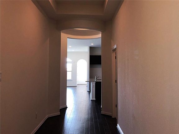 3rd image of 6744 Leonardo Dr