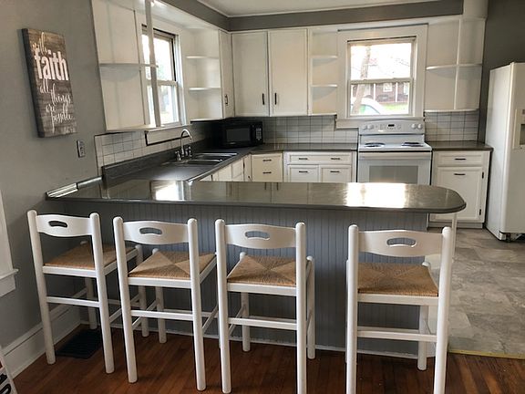 2nd image of 105 Churchill Cir